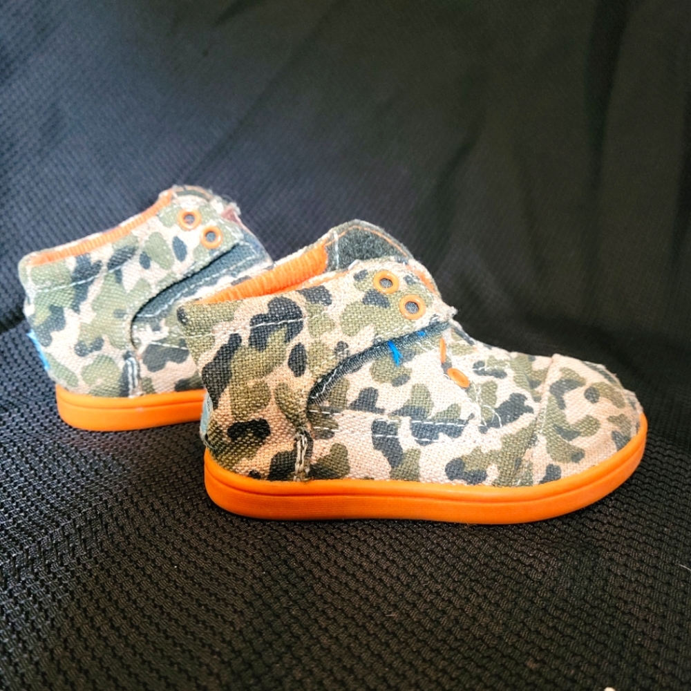 Toms Toddler Boys T5 size